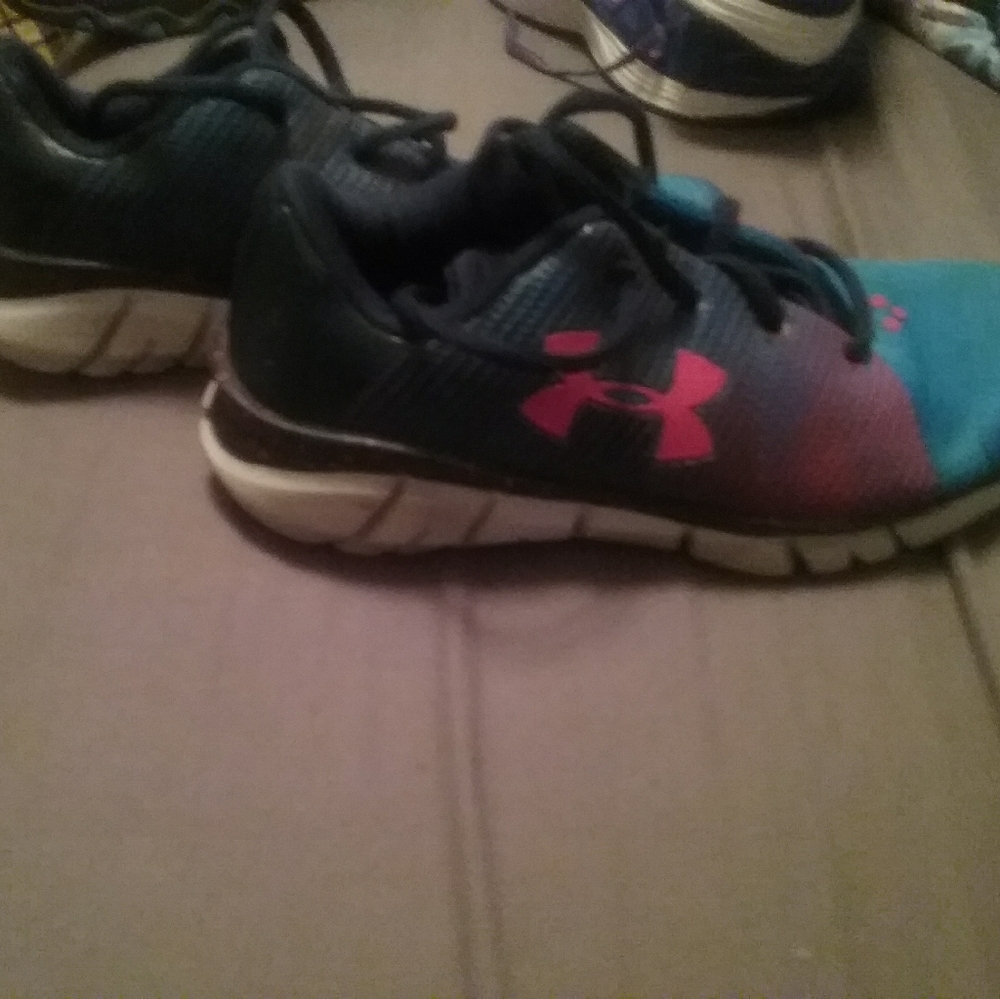 Boys shoes